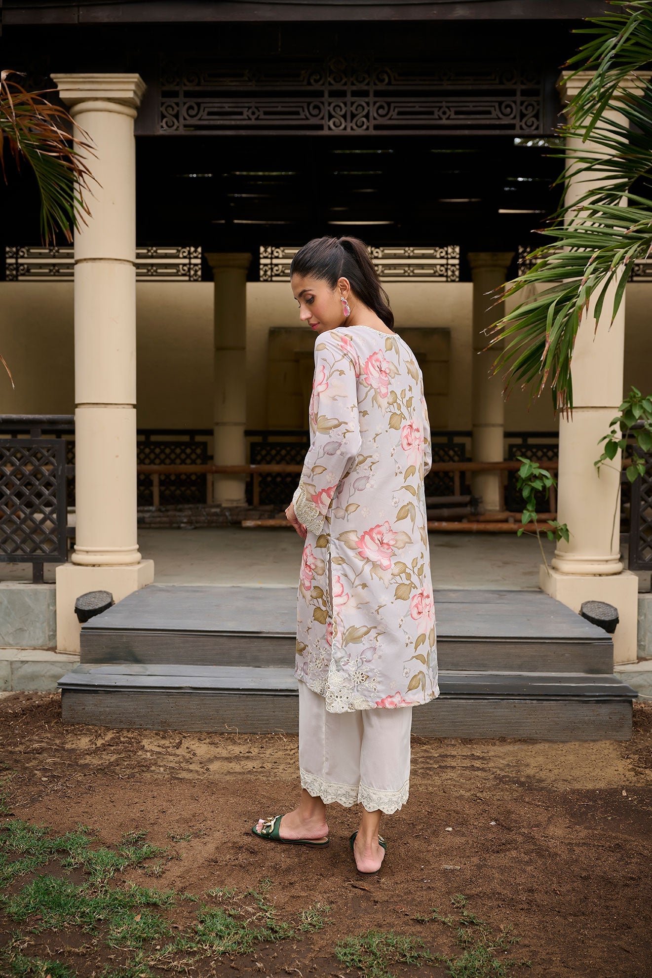 DC-0535 GREY EMBROIDERED KURTA