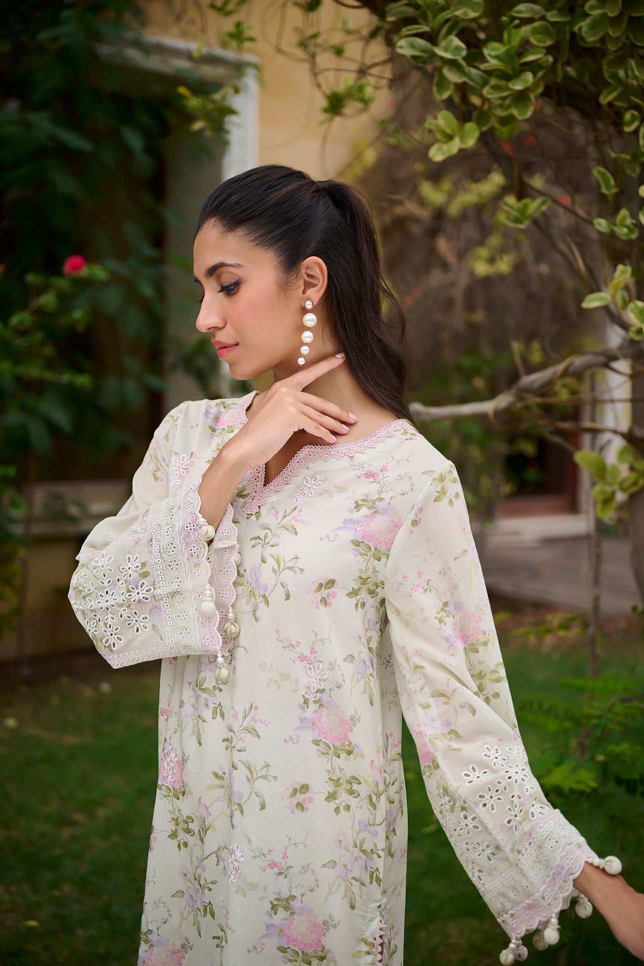 DC-0536 L-GREEN EMBROIDERED KURTA