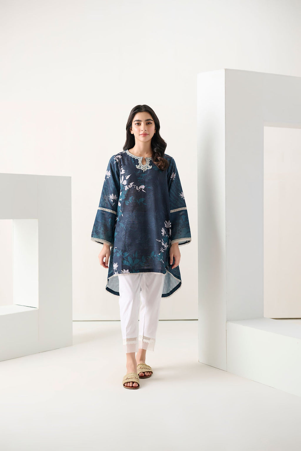 DC-0542 BLUE PRINTED EMBROIDERED KURTA