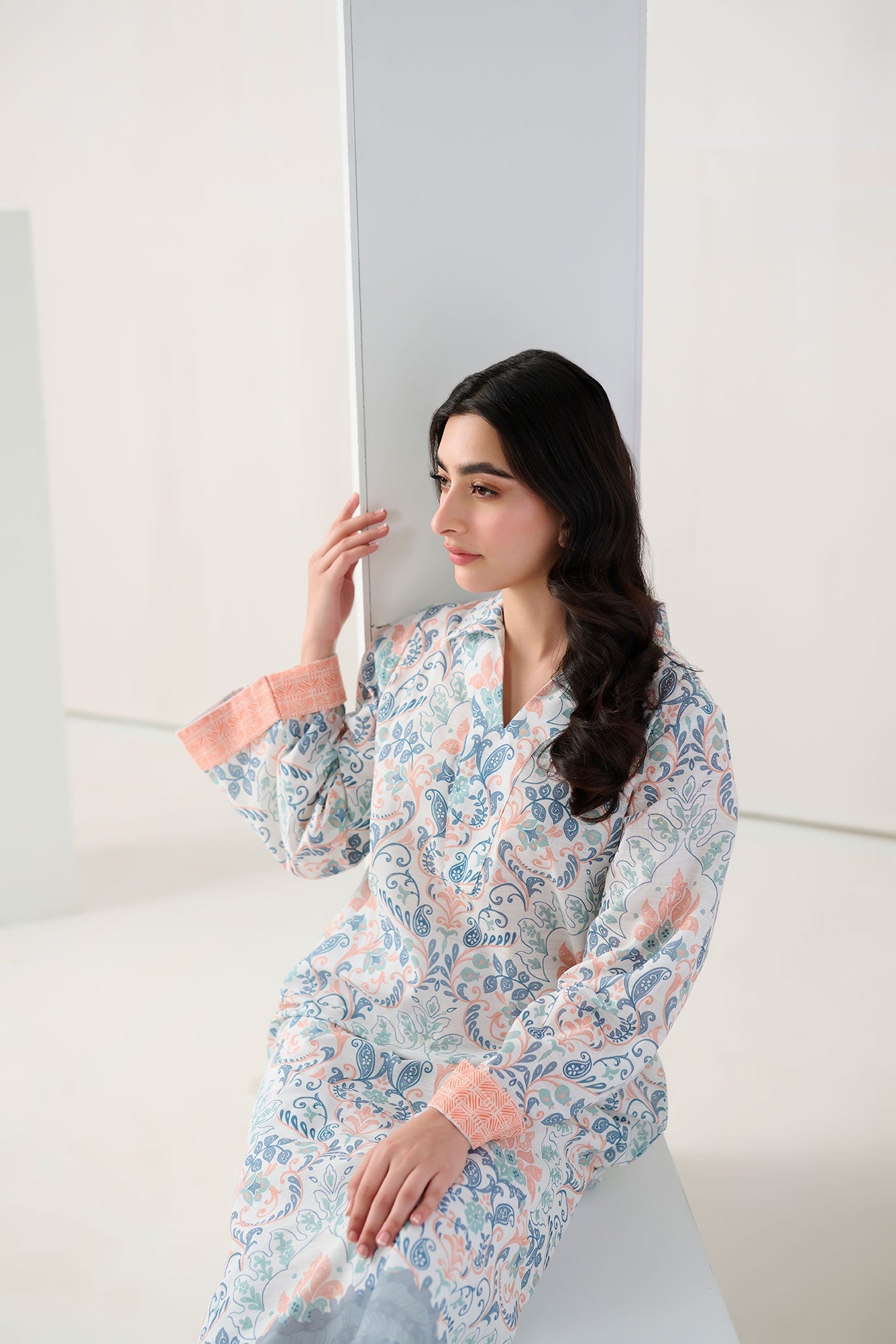DC-0555 WHITE DIGITAL PRINTED KURTA