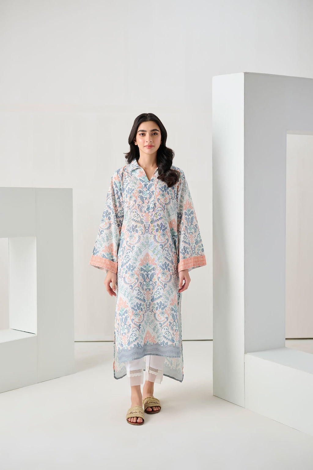 DC-0555 WHITE DIGITAL PRINTED KURTA