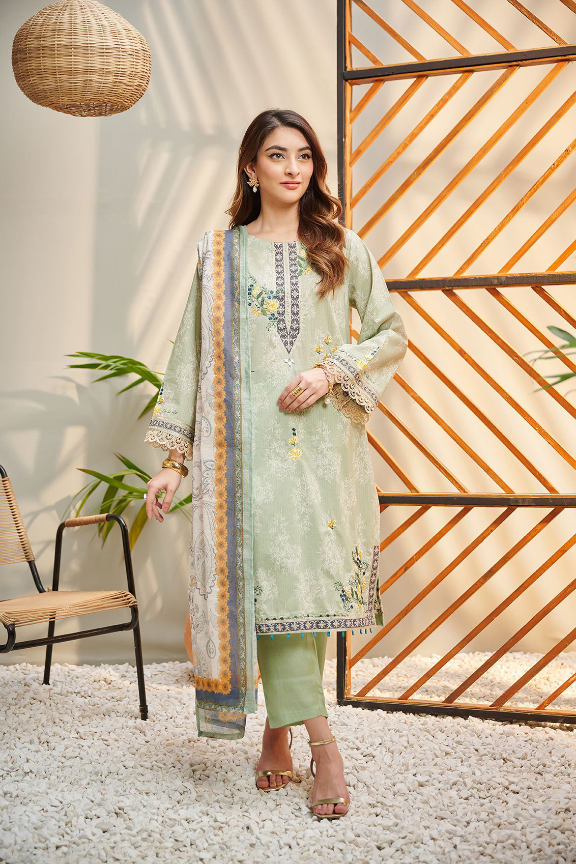 DC-2041 GREEN 2PCS EMBROIDERED KURTA WITH DUPATTA