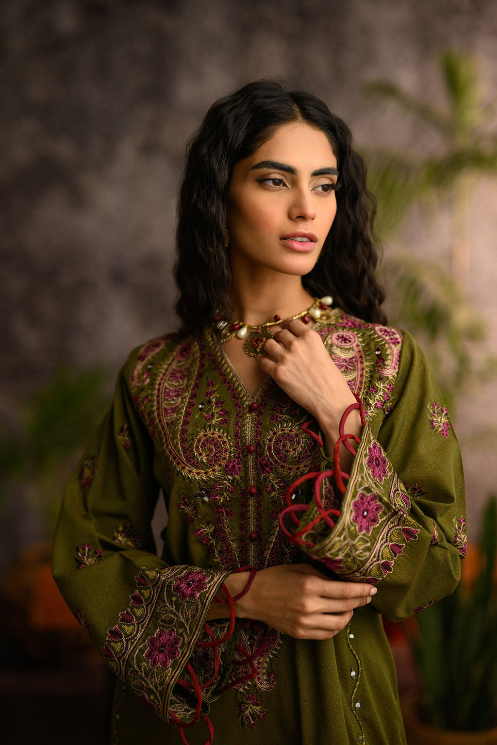 DC-2109 GREEN KARANDI 2PCS EMBROIDERED KURTA WITH TROUSER