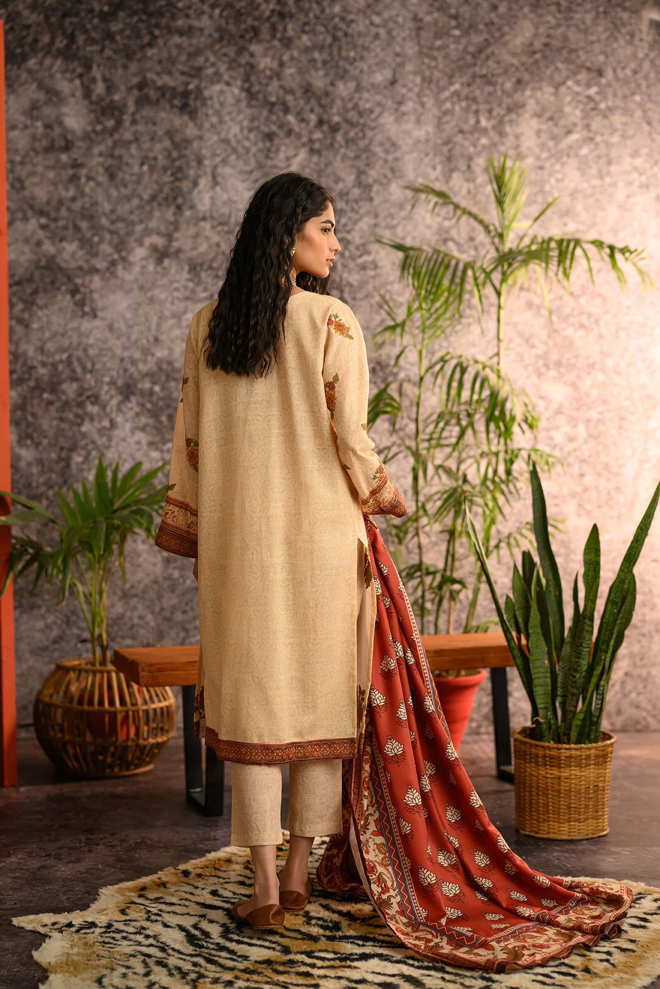 DC-2111 BEIGE KHADDAR 2PCS EMBROIDERED KURTA WITH DUPATTA