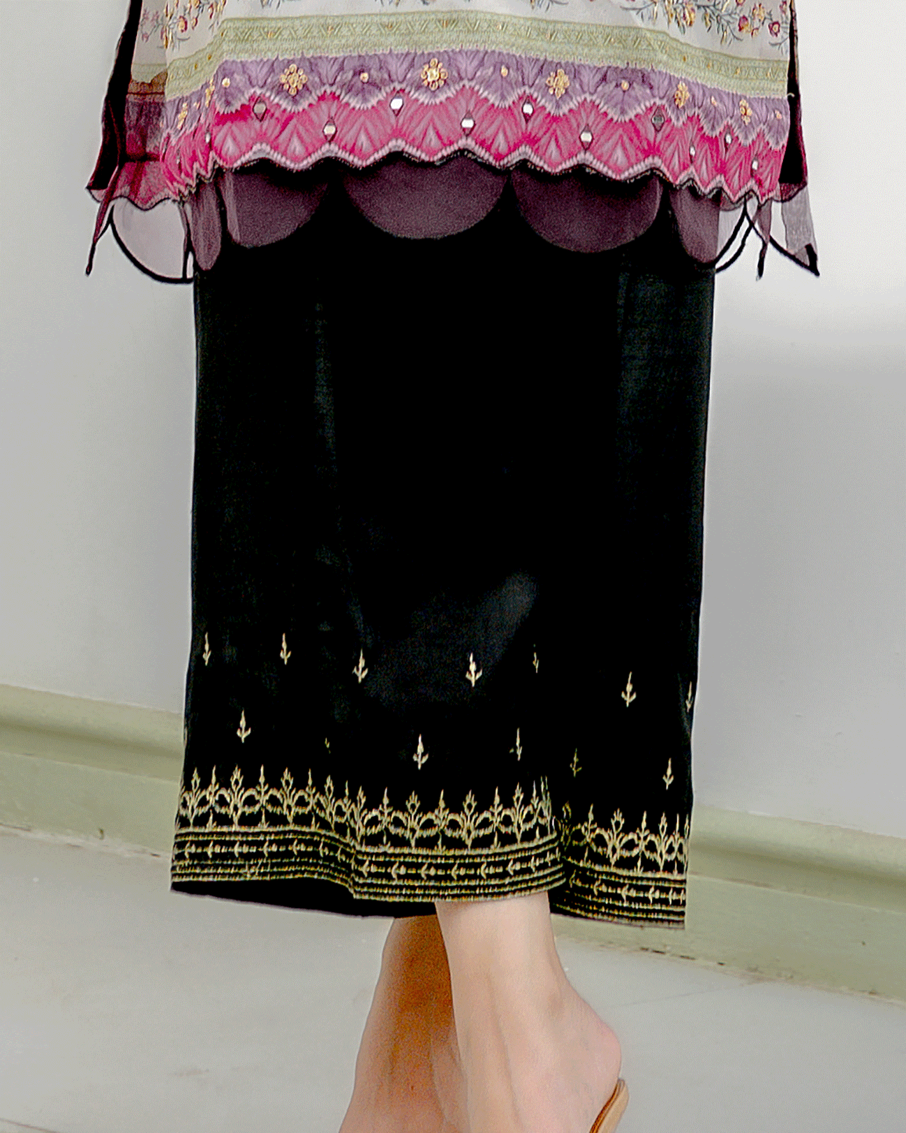 DC-2240 BLACK 2PCS HAND EMBELLISHED  SHIRT WITH TROUSER