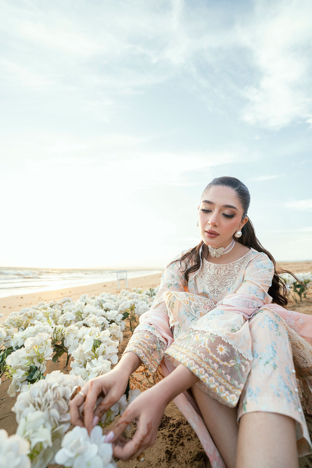 SS25DC-2533 PEACH LAWN 2PCS EMBROIDERED KURTA WITH TROUSER