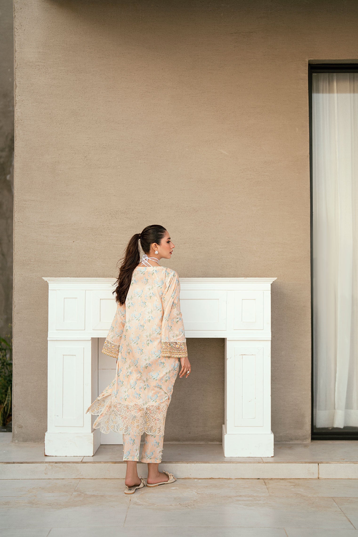 SS25DC-2533 PEACH LAWN 2PCS EMBROIDERED KURTA WITH TROUSER