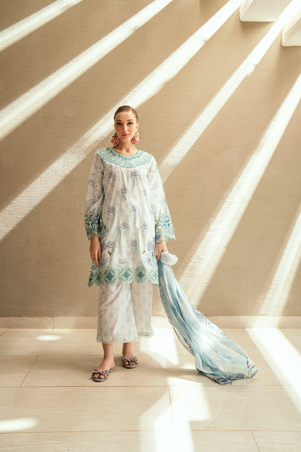 SS25DC-2537 SKY BLUE LAWN 2PCS EMBROIDERED KURTA WITH TROUSER