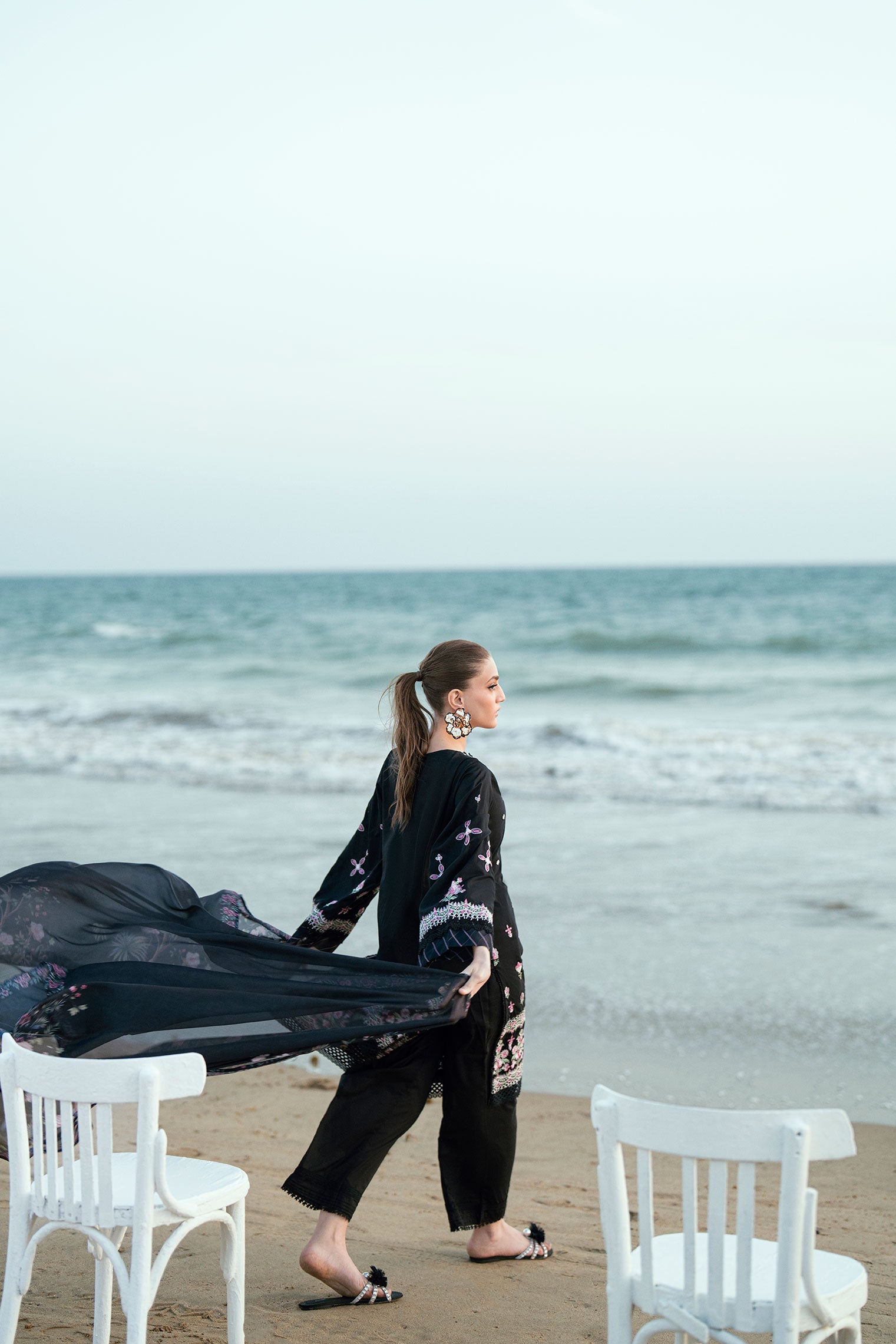 SS25DD-2540  BLACK DUPATTA