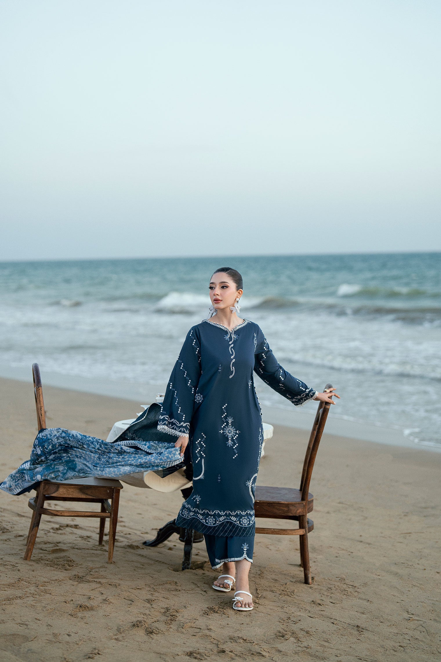 SS25DC-2542 NAVY BLUE LAWN 2PCS EMBROIDERED KURTA WITH TROUSER