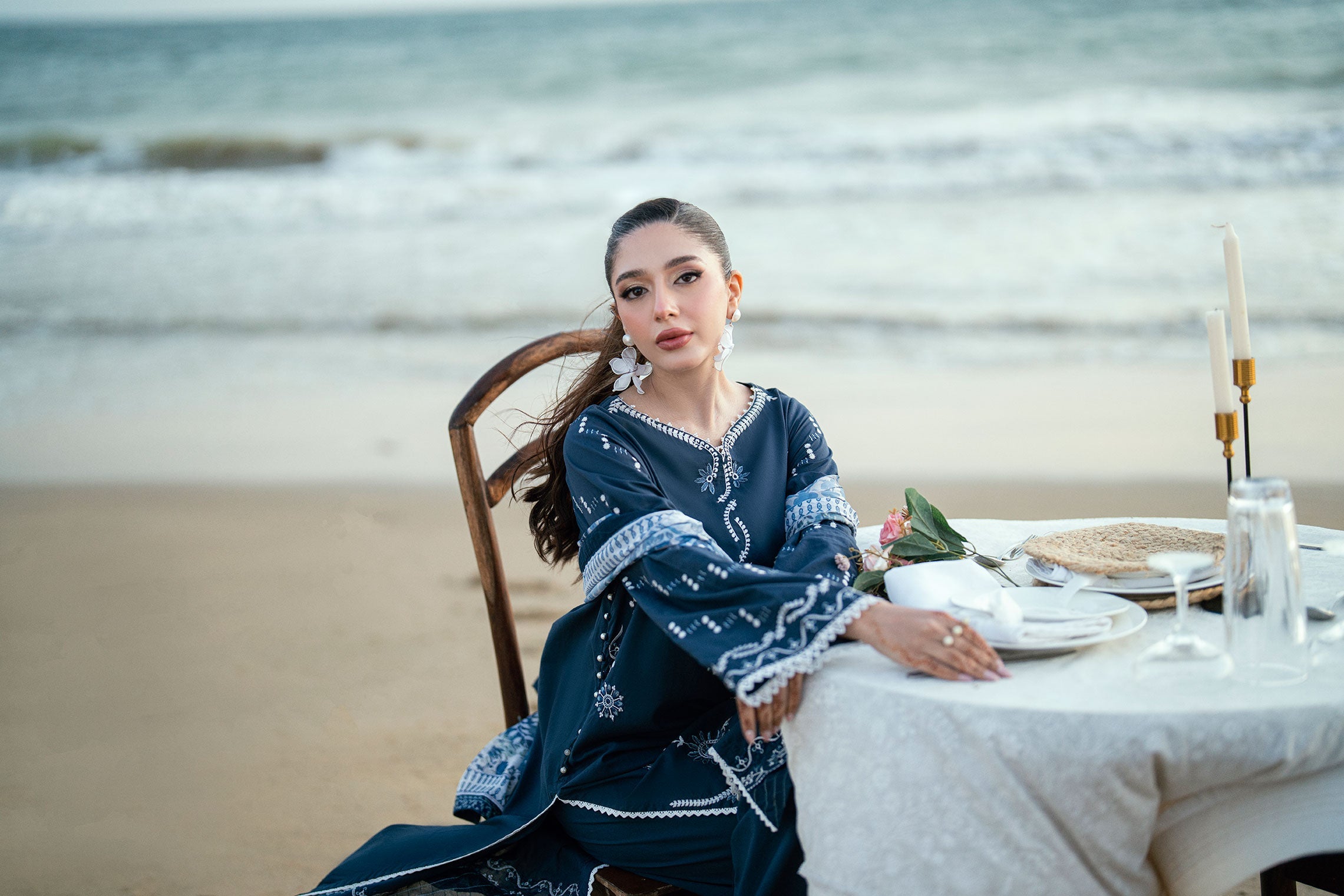 SS25DC-2542 NAVY BLUE LAWN 2PCS EMBROIDERED KURTA WITH TROUSER