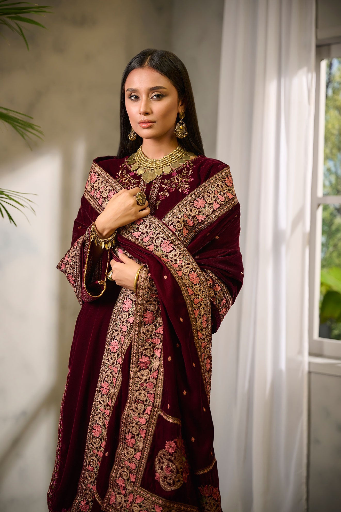 DD-0884 MAROON VELVET SHAWL