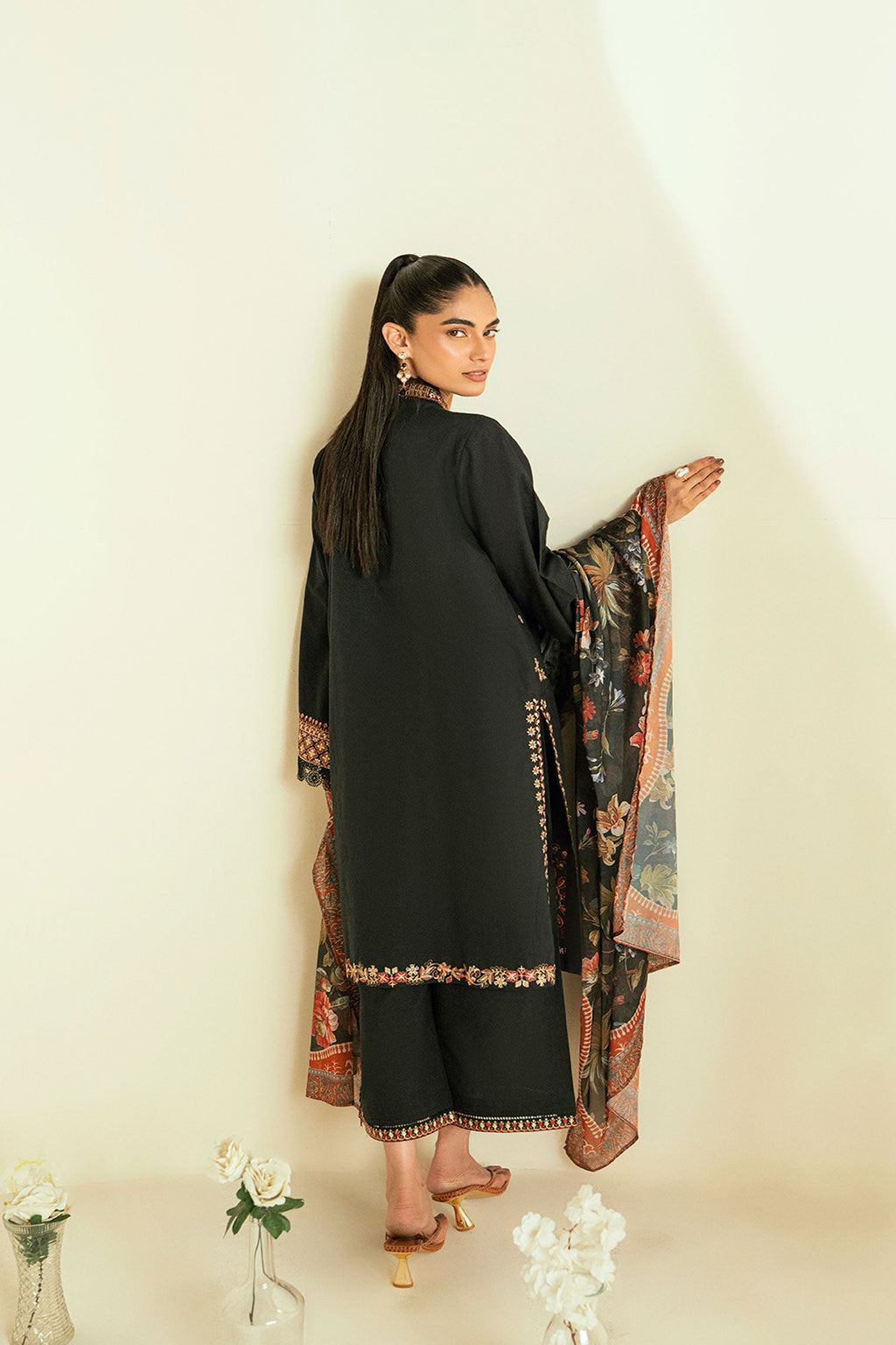 SS25DD-2554  BLACK DUPATTA