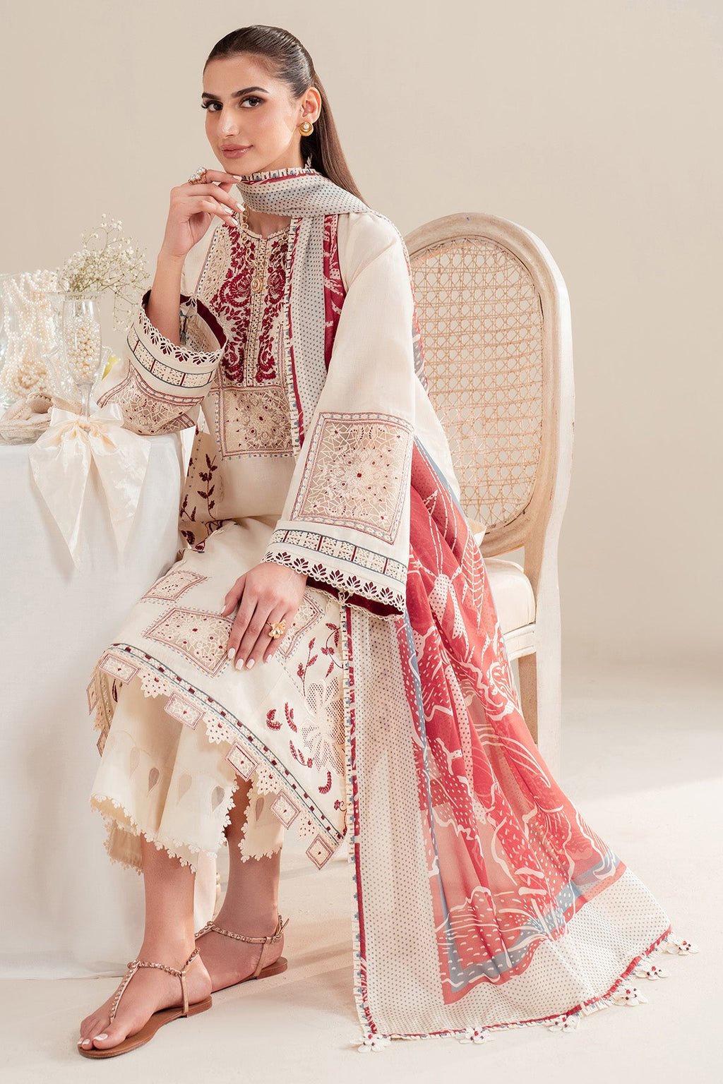 EMBROIDERED LAWN IL25-D02