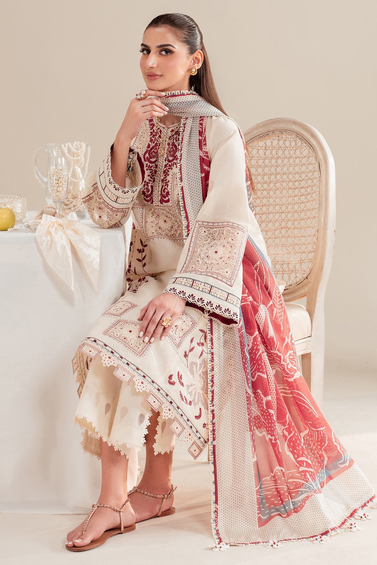 EMBROIDERED LAWN IL25-D02