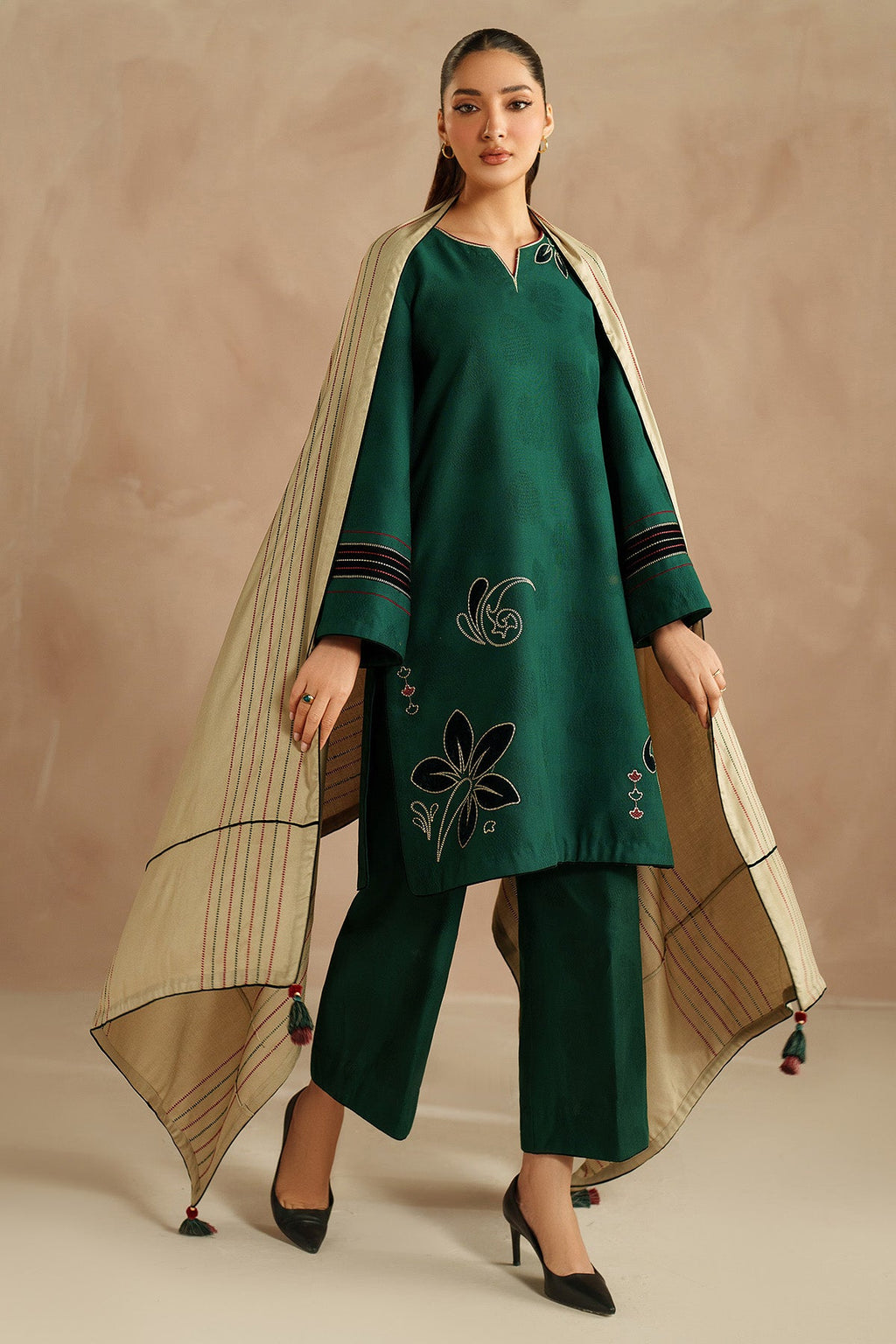 EMBROIDERED JACQUARD KHADDAR UW-0168
