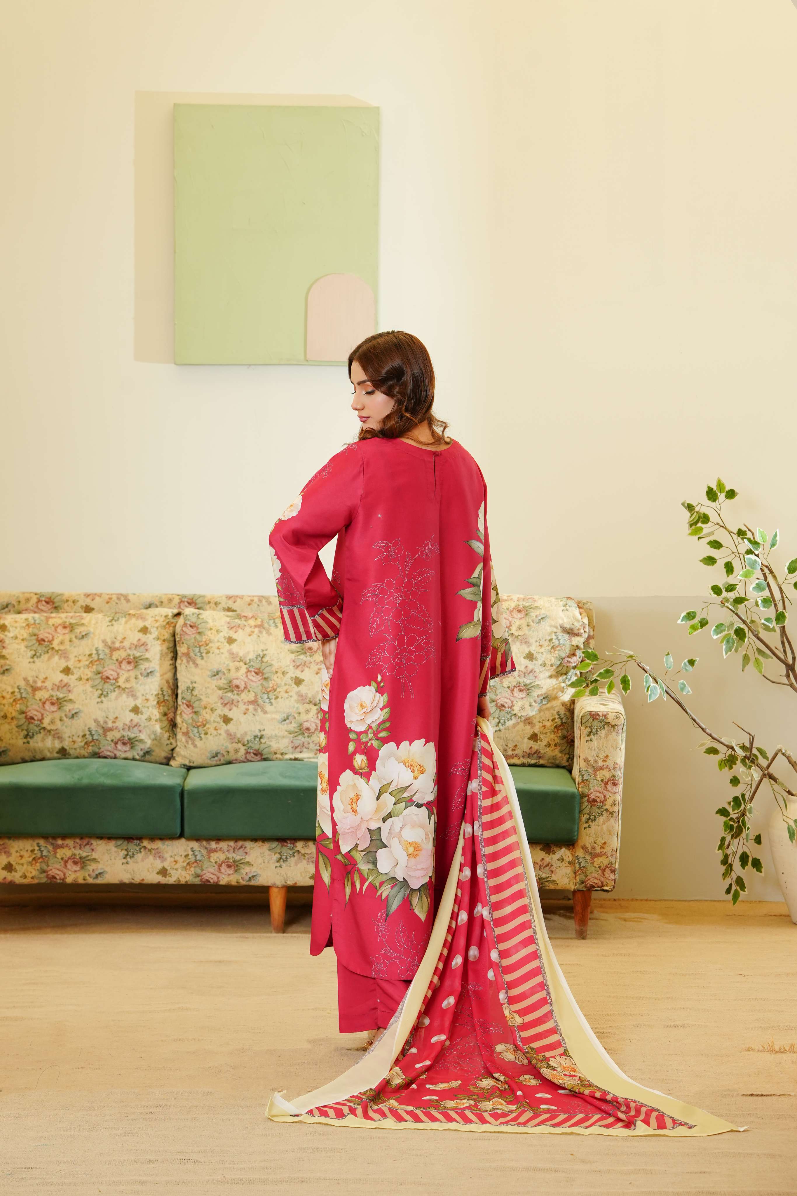 Graceful Floral - Premium Poly Lawn