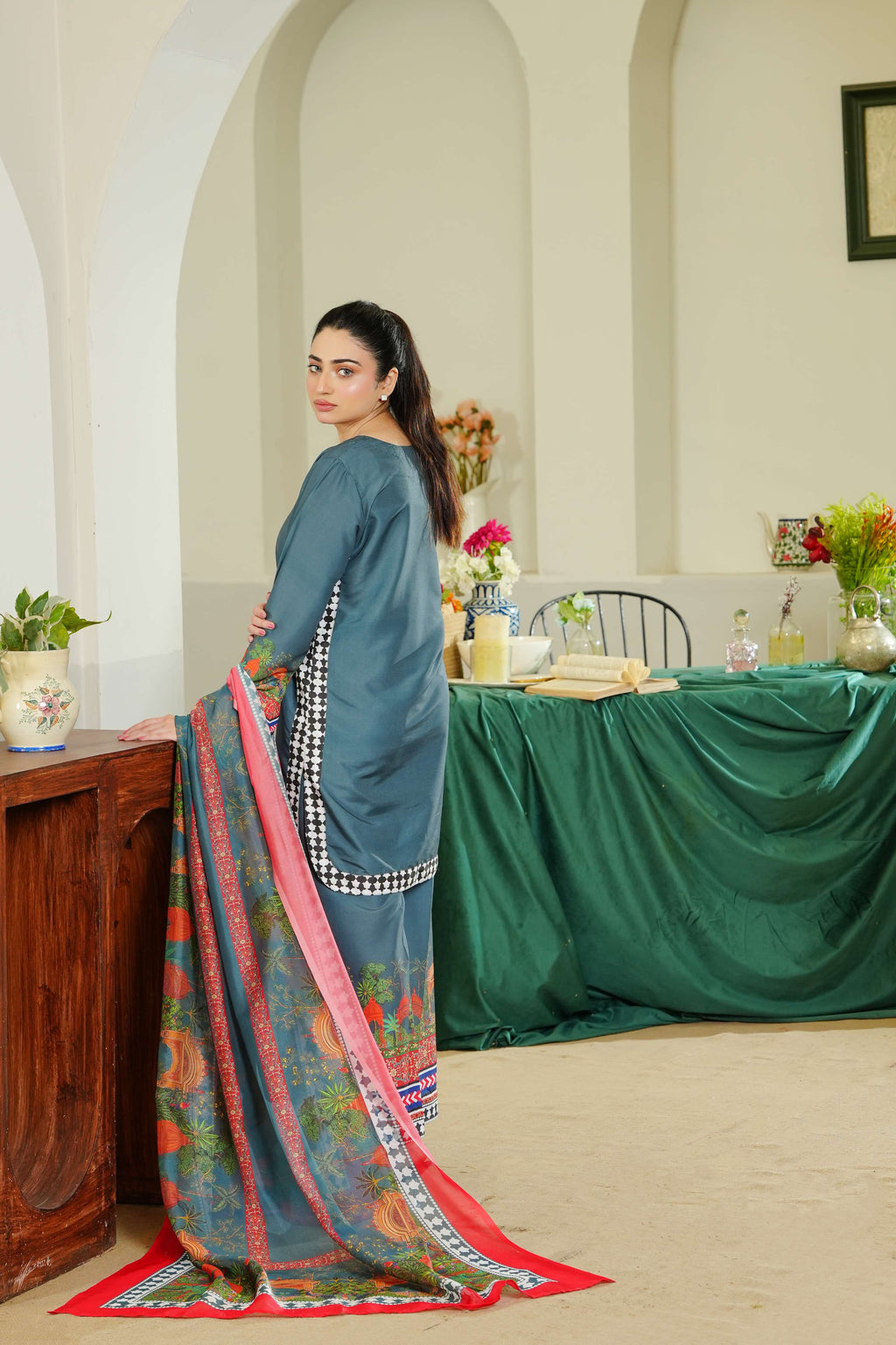 Timeless Elegance - Premium Poly Lawn