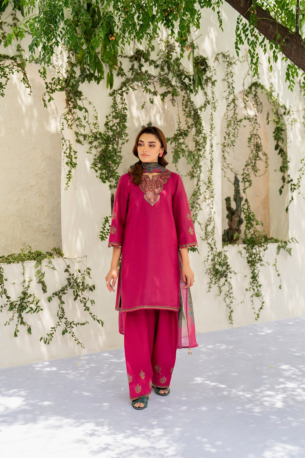 EMBROIDERED LAWN USE-9208