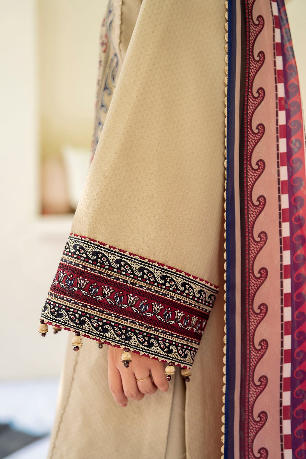 EMBROIDERED DOBBY LAWN USE-9202