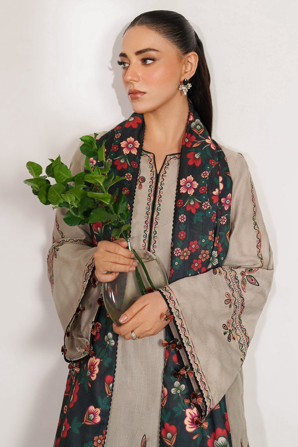 EMBROIDERED JACQUARD KHADDAR UW-0144