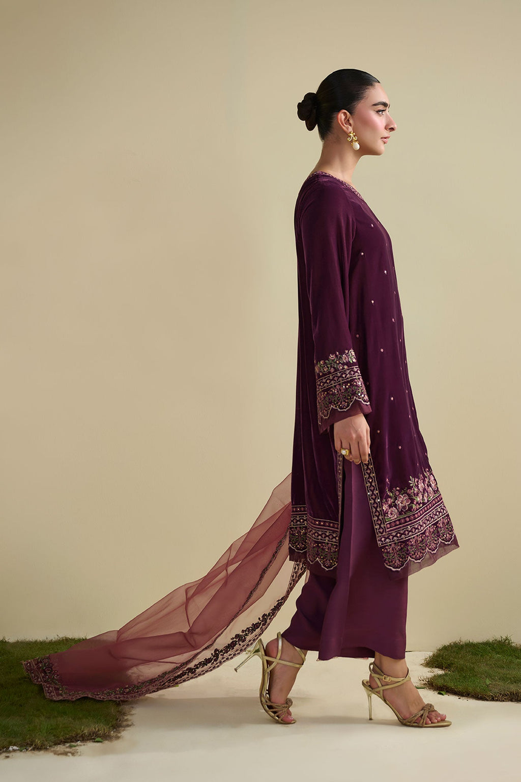 FW25DA-2805   MAGENTA  2PCS  EMBROIDERED KURTA WITH TROUSER