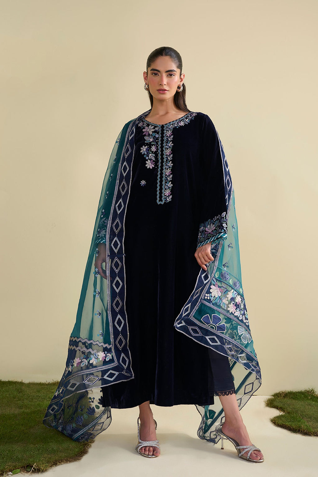 FW25DA-2812   NAVY BLUE  2PCS  EMBROIDERED KURTA WITH TROUSER