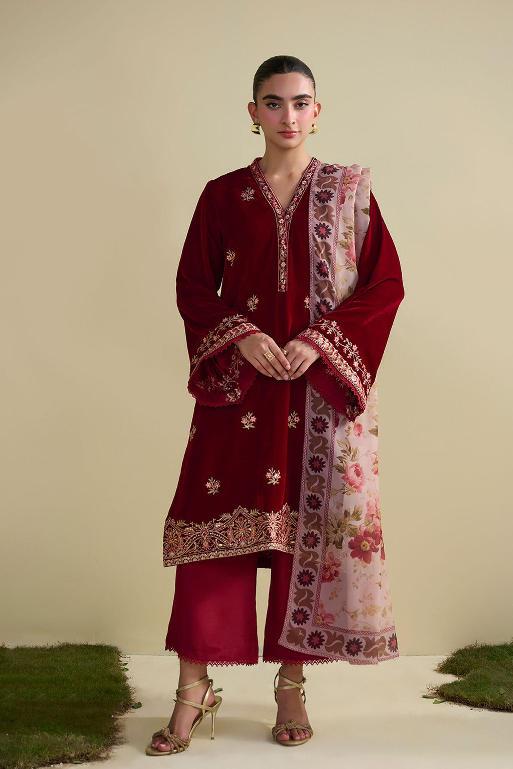 FW25DA-2828   MAROON  2PCS  EMBROIDERED KURTA WITH TROUSER
