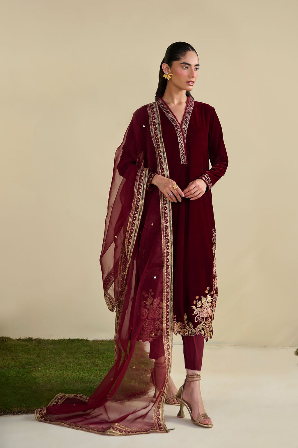 FW25DA-2832   MAROON  2PCS  EMBROIDERED KURTA WITH TROUSER