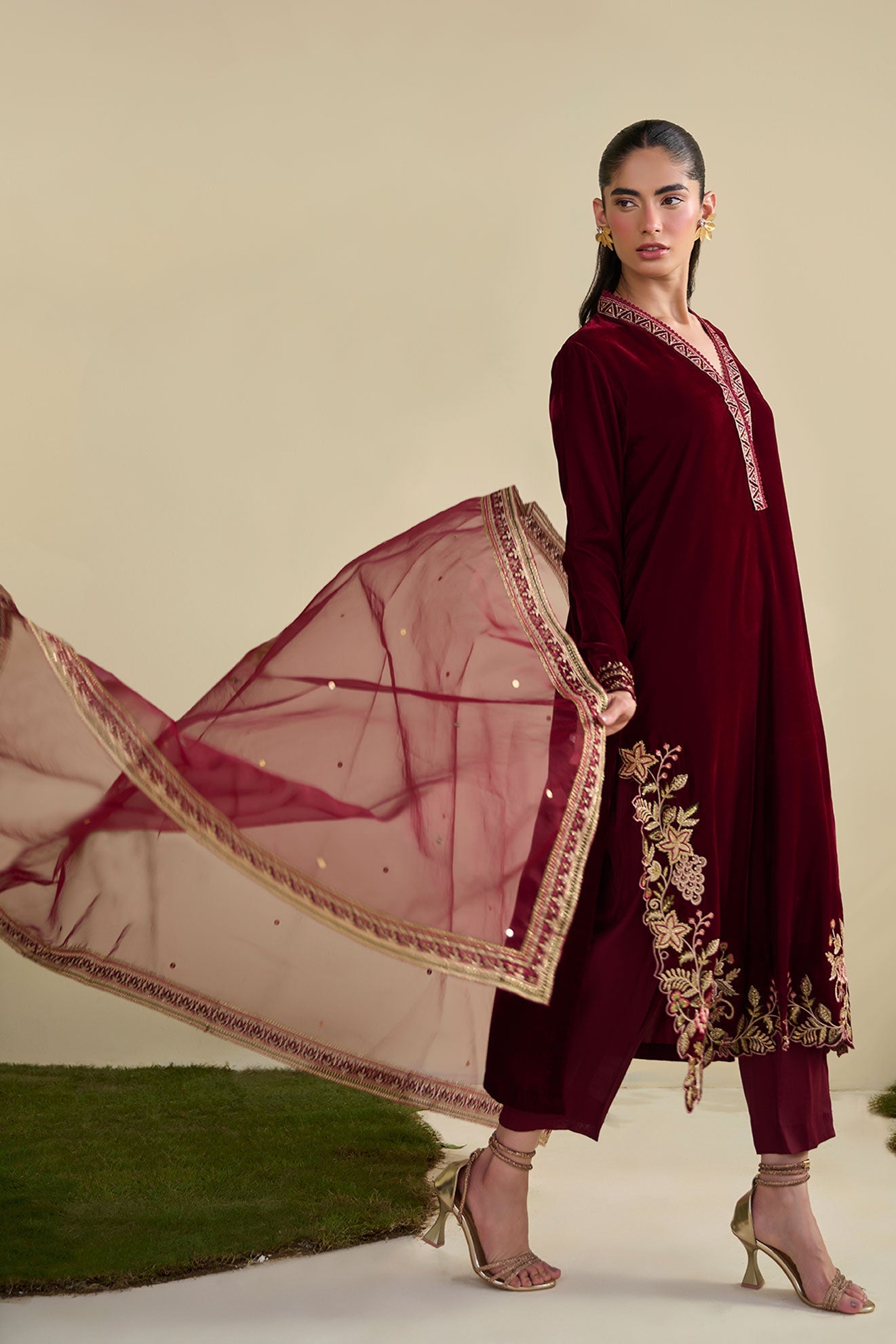 FW25DD-2832  MAROON  EMBROIDERED  DUPATTA