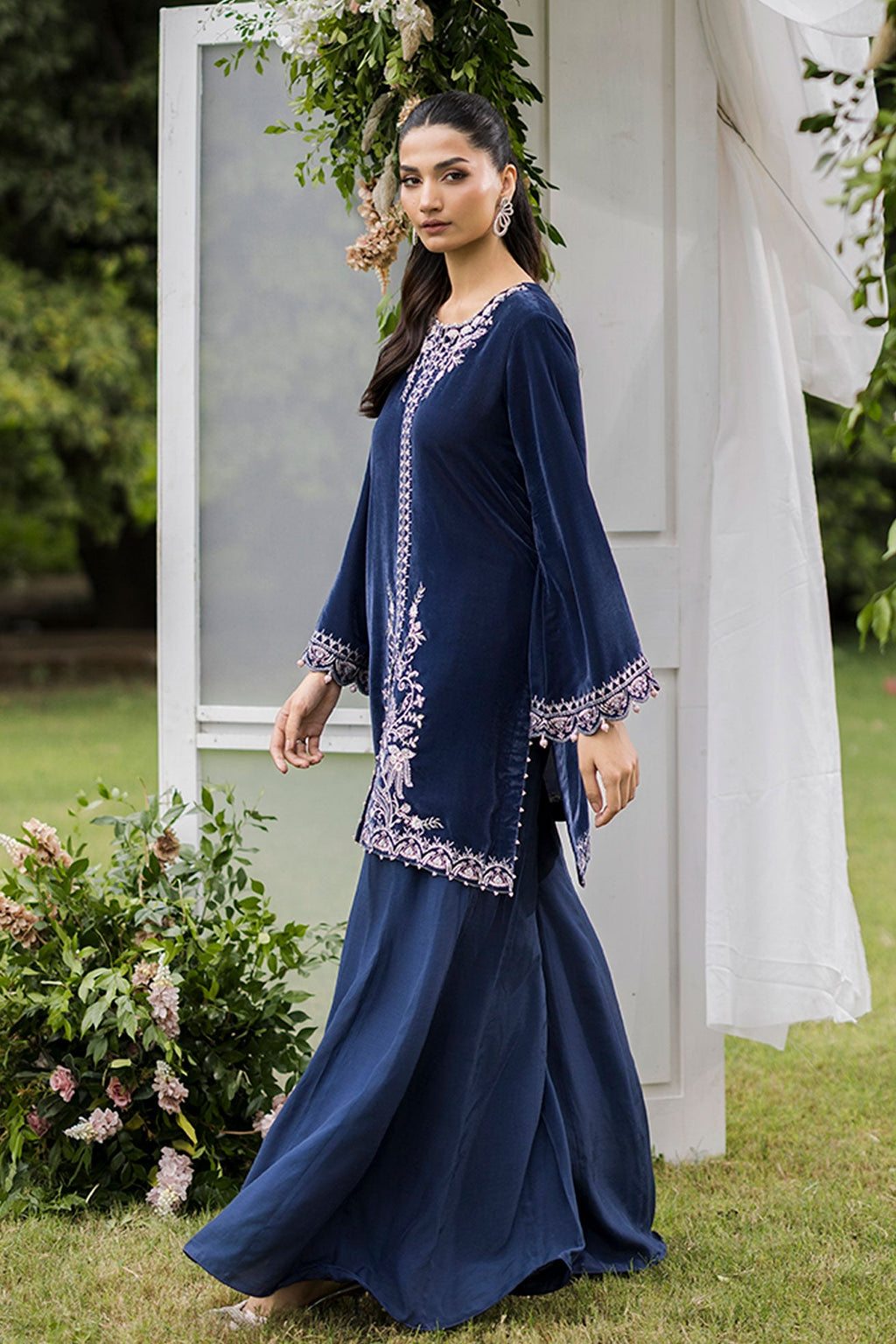 FW25DA-2834   GREY  2PCS  EMBROIDERED KURTA WITH TROUSER