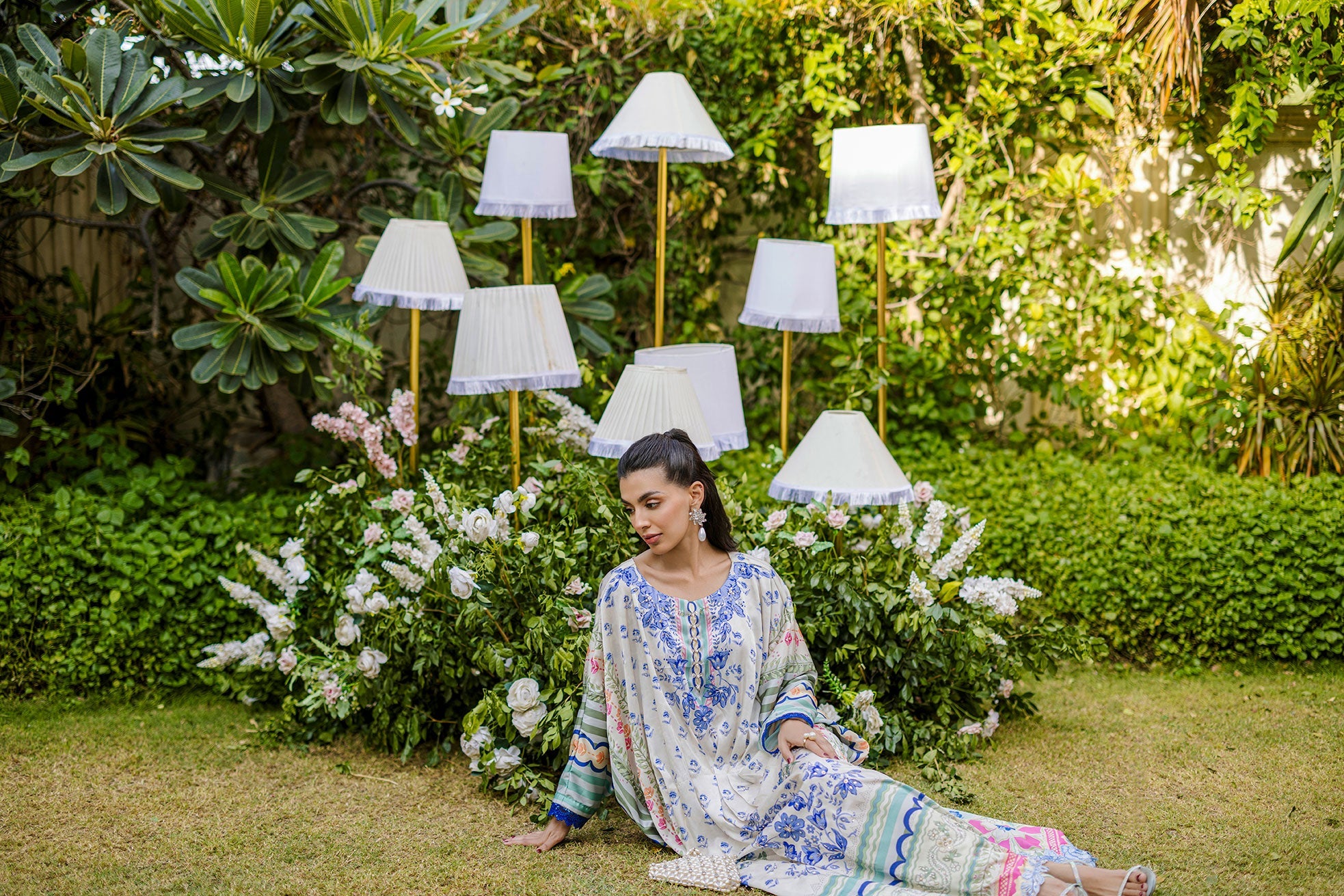 FW25DA-2869 MULTI HAND EMBELLISHED KAFTAN