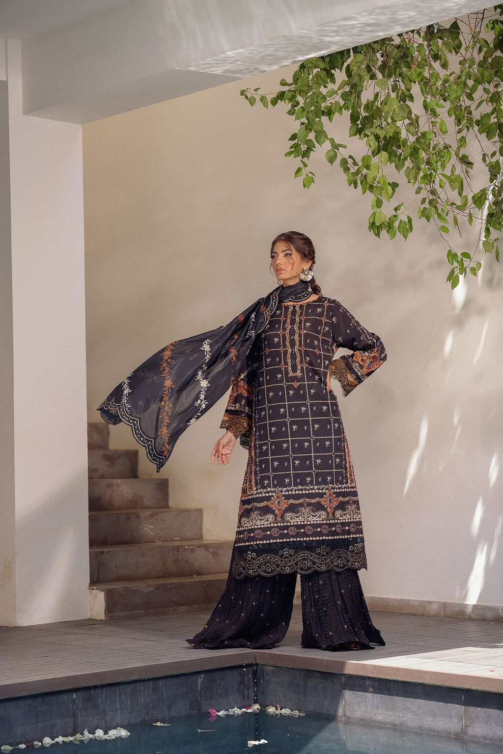 SS24DA-2511 BLACK 2PCS HAND EMBELLISHED  SHIRT WITH TROUSER