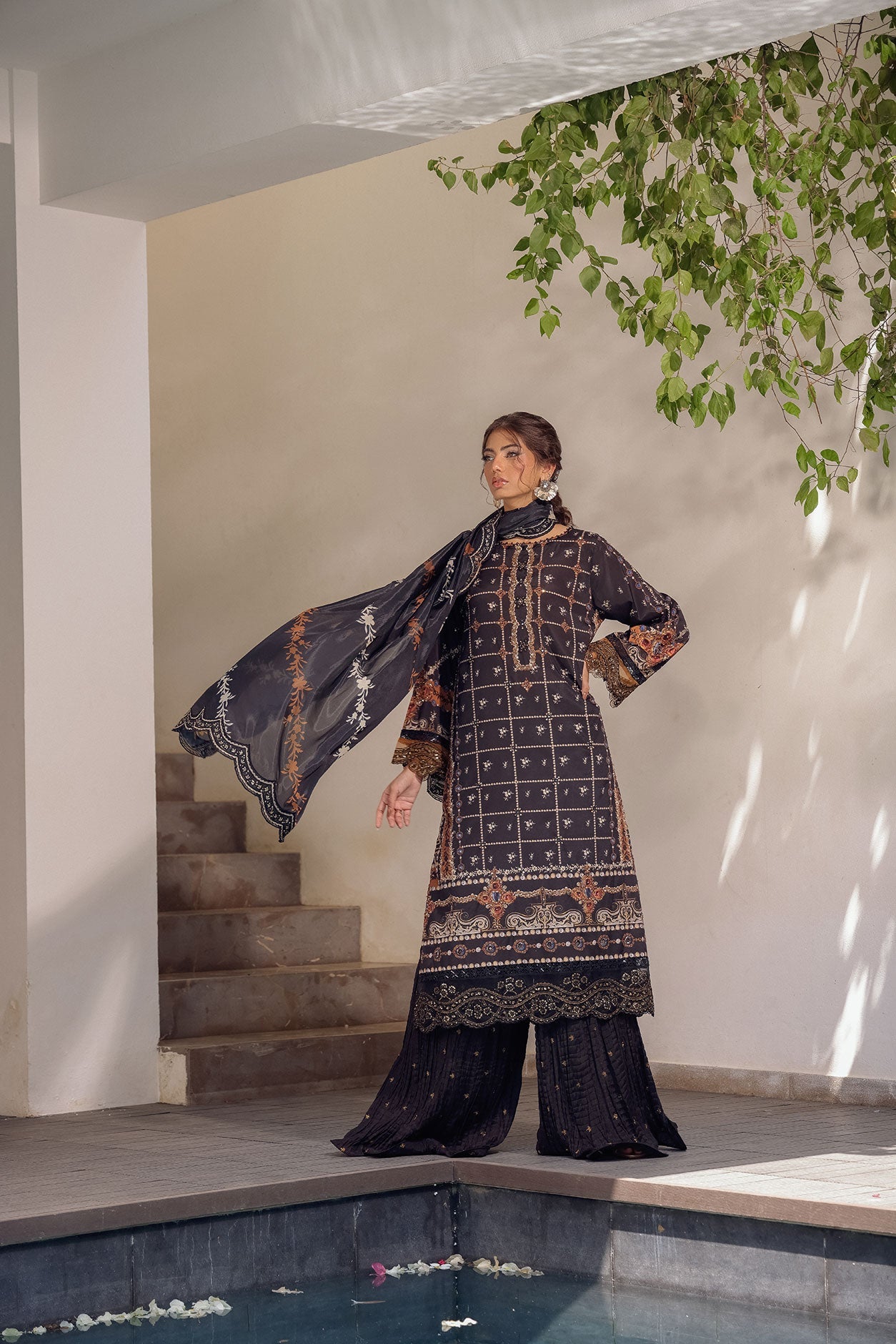 SS24DA-2511 BLACK 2PCS HAND EMBELLISHED  SHIRT WITH TROUSER