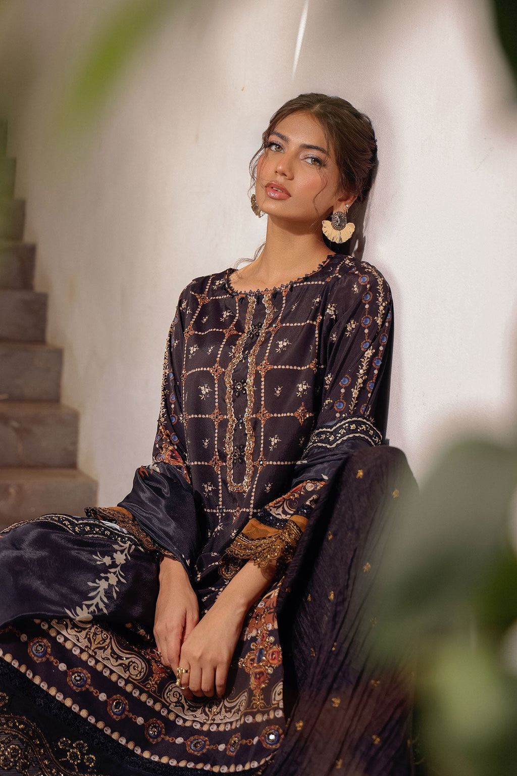 SS24DA-2511 BLACK 2PCS HAND EMBELLISHED  SHIRT WITH TROUSER