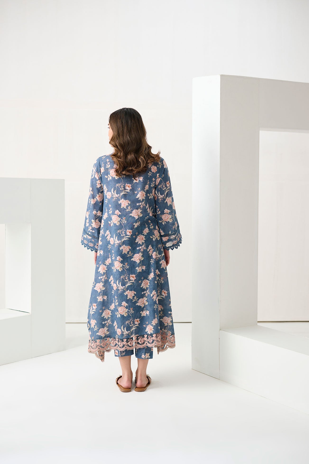 DC-2287 NAVY BLUE EMBROIDERED KURTA