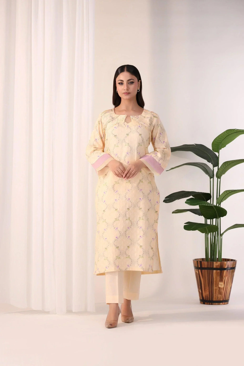 AR-NP-03-shadab