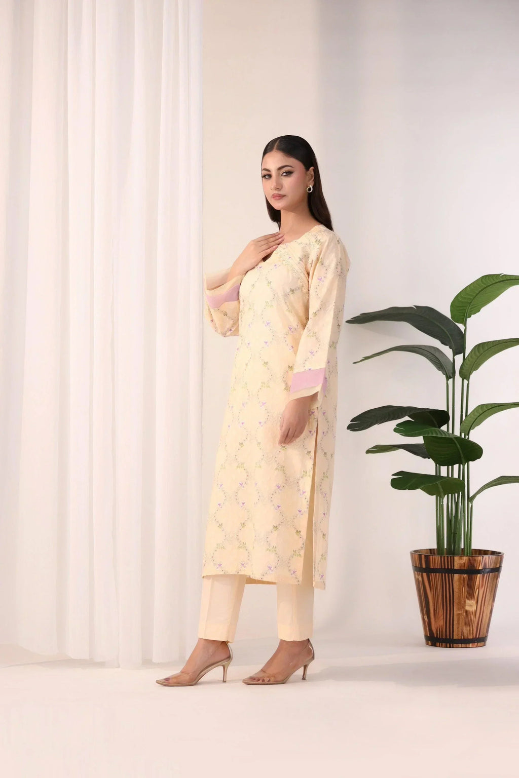 AR-NP-03-shadab