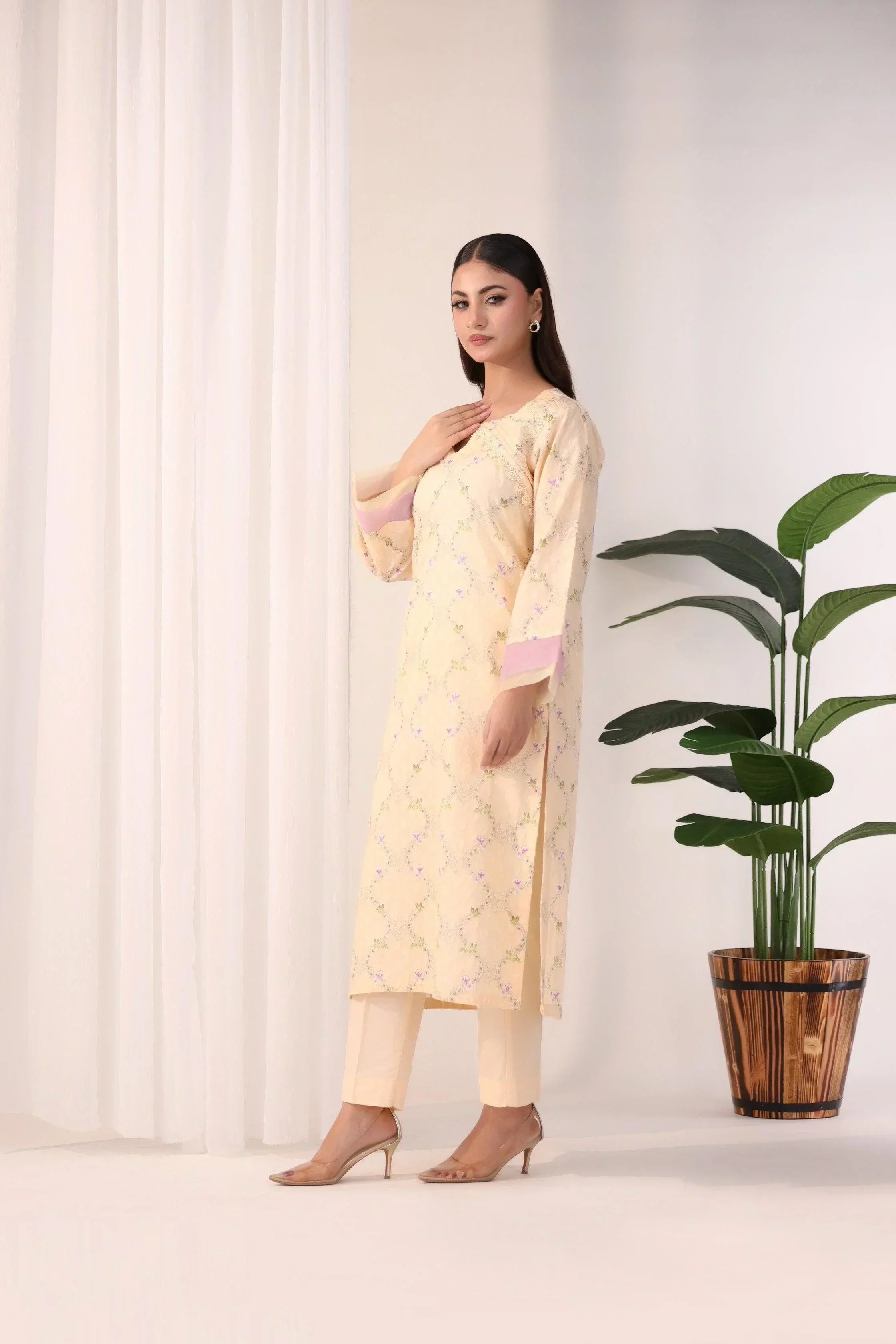 AR-NP-03-shadab