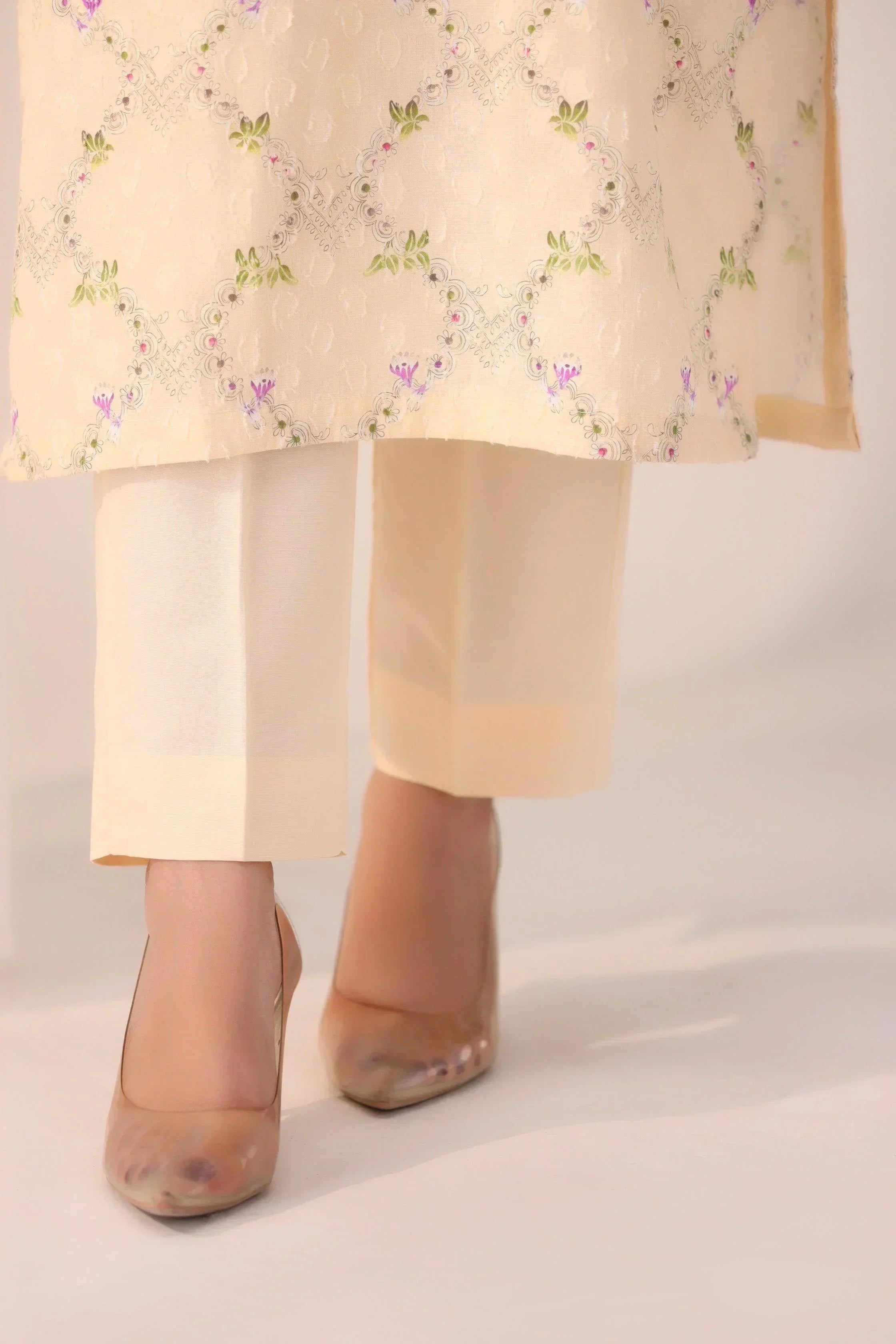 AR-NP-03-shadab