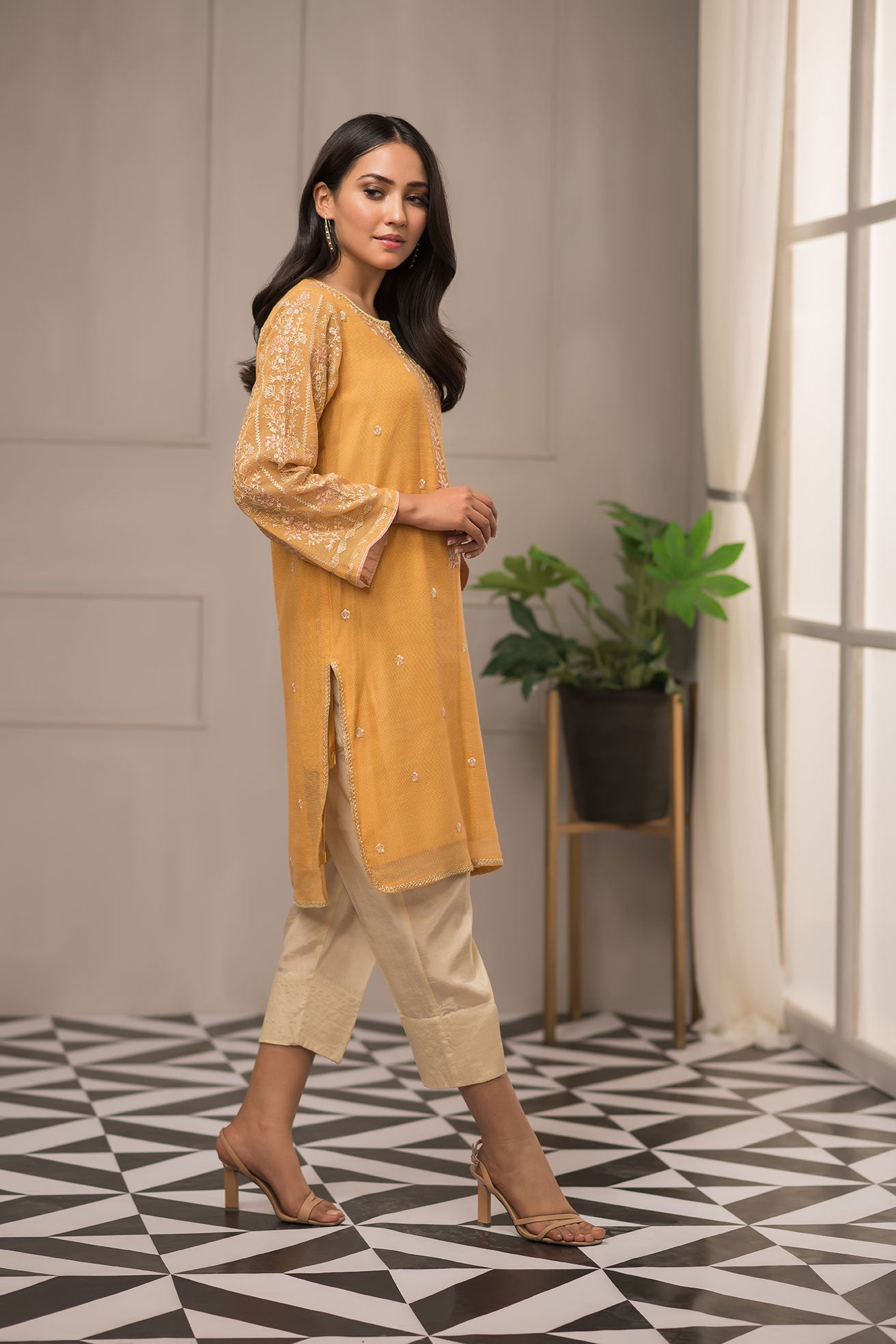 DA-1391 YELLOW EMBROIDERED KURTA