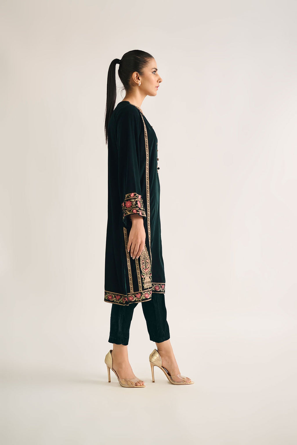 DA-1715 GREEN EMBROIDERED KURTA