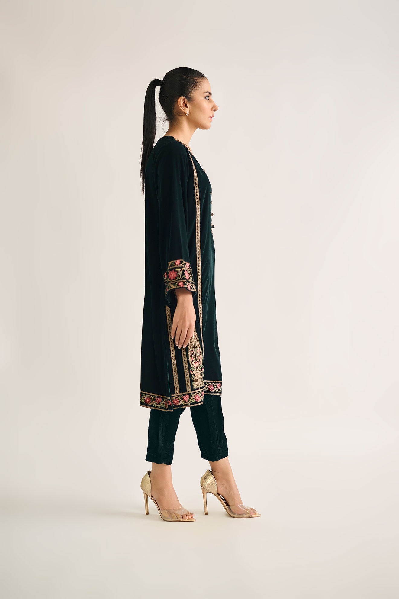 DA-1715 GREEN EMBROIDERED KURTA
