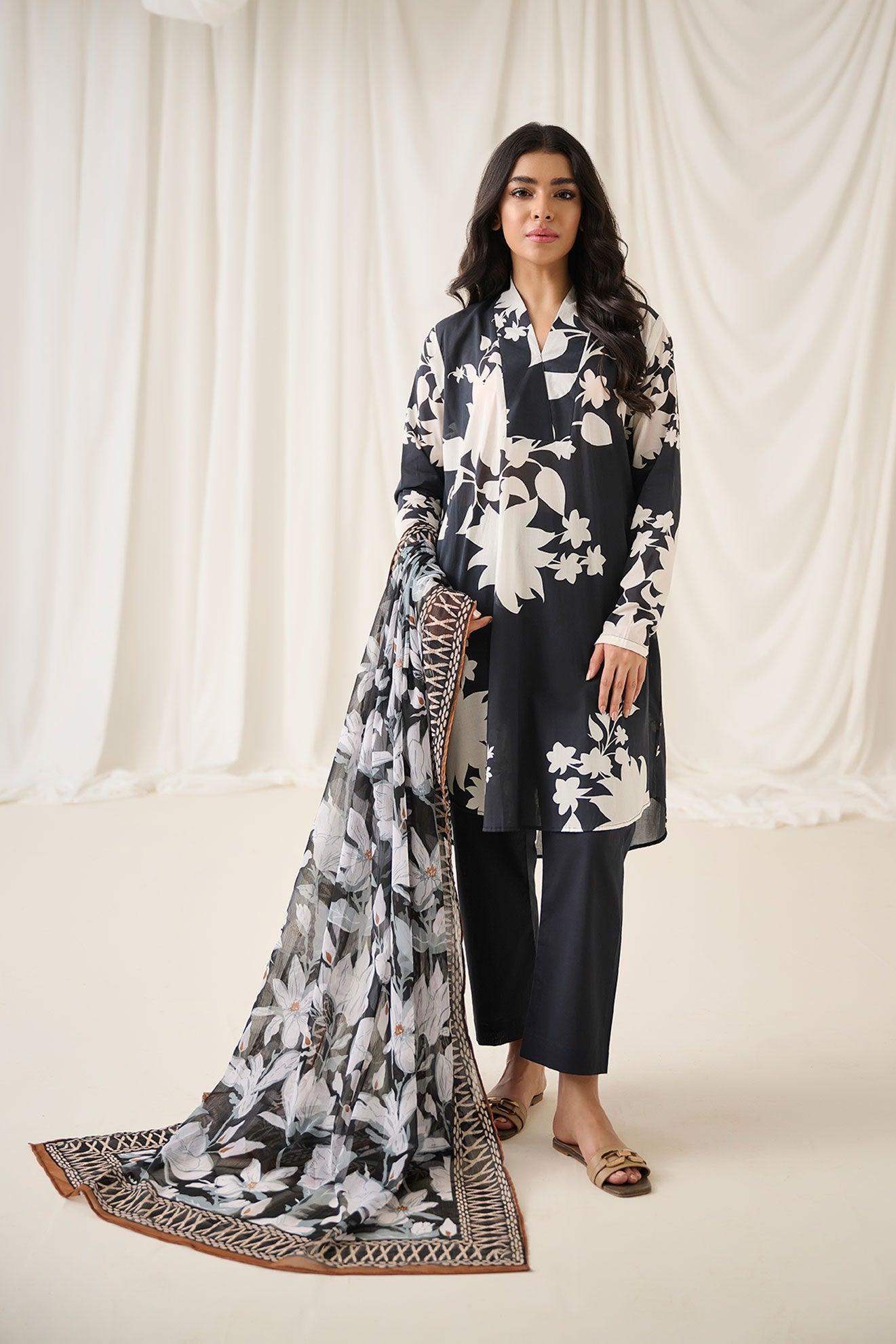 DU-3156 - BLACK -  PRINTED LAWN - 3PCS