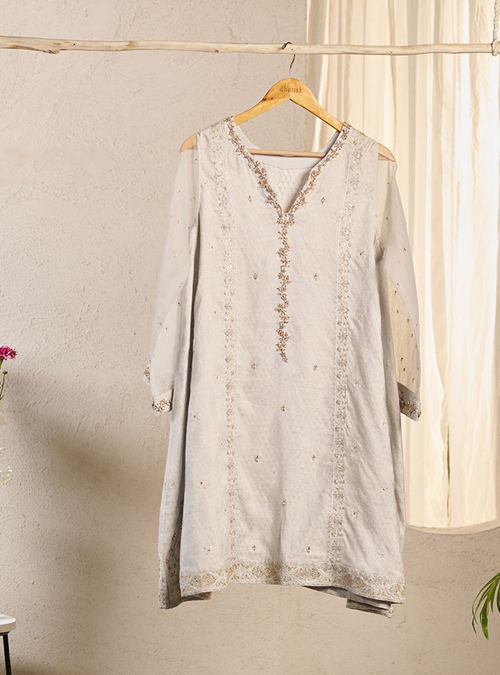 DA-1534 LIGHT GREY EMBROIDERED KURTA