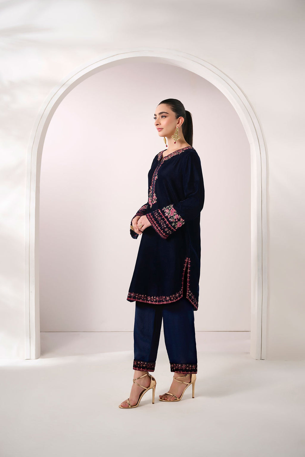 FW24DA-2614   NAVY BLUE  2PCS  EMBROIDERED KURTA WITH TROUSER